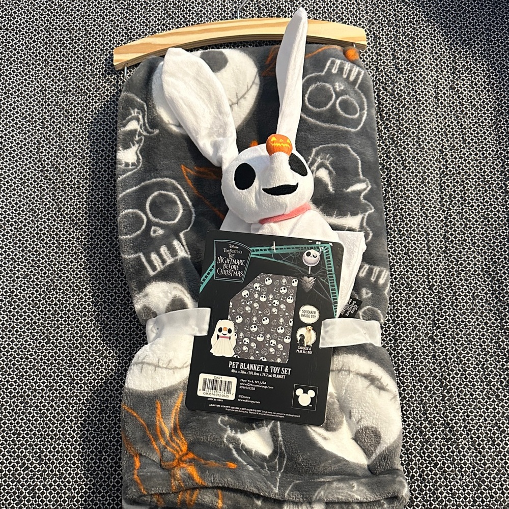 Nightmare Before Christmas Pet Blanket and Toy Set